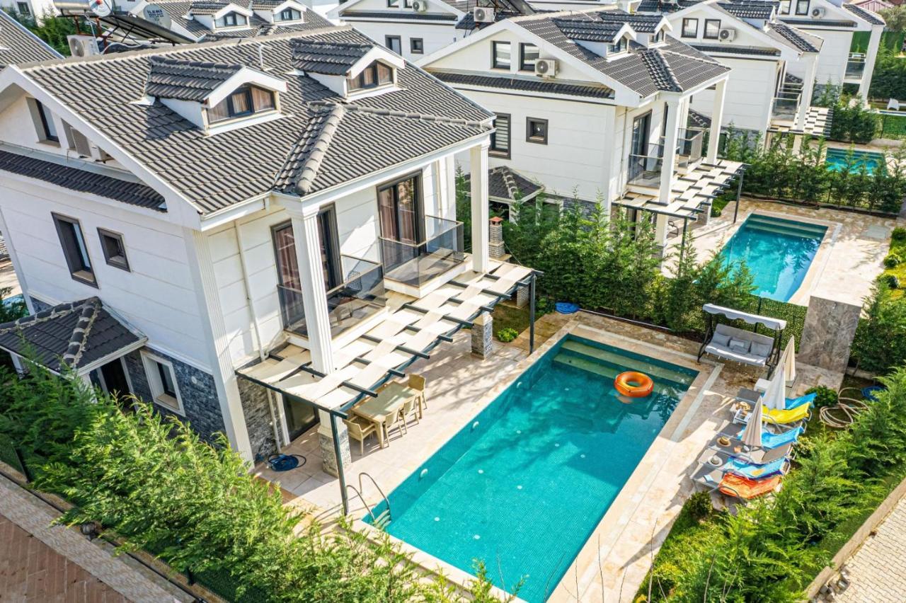 4 Bedroom Holiday Villa In Hisaroenue Oeluedeniz- Gold Rose Φετιγιέ Εξωτερικό φωτογραφία