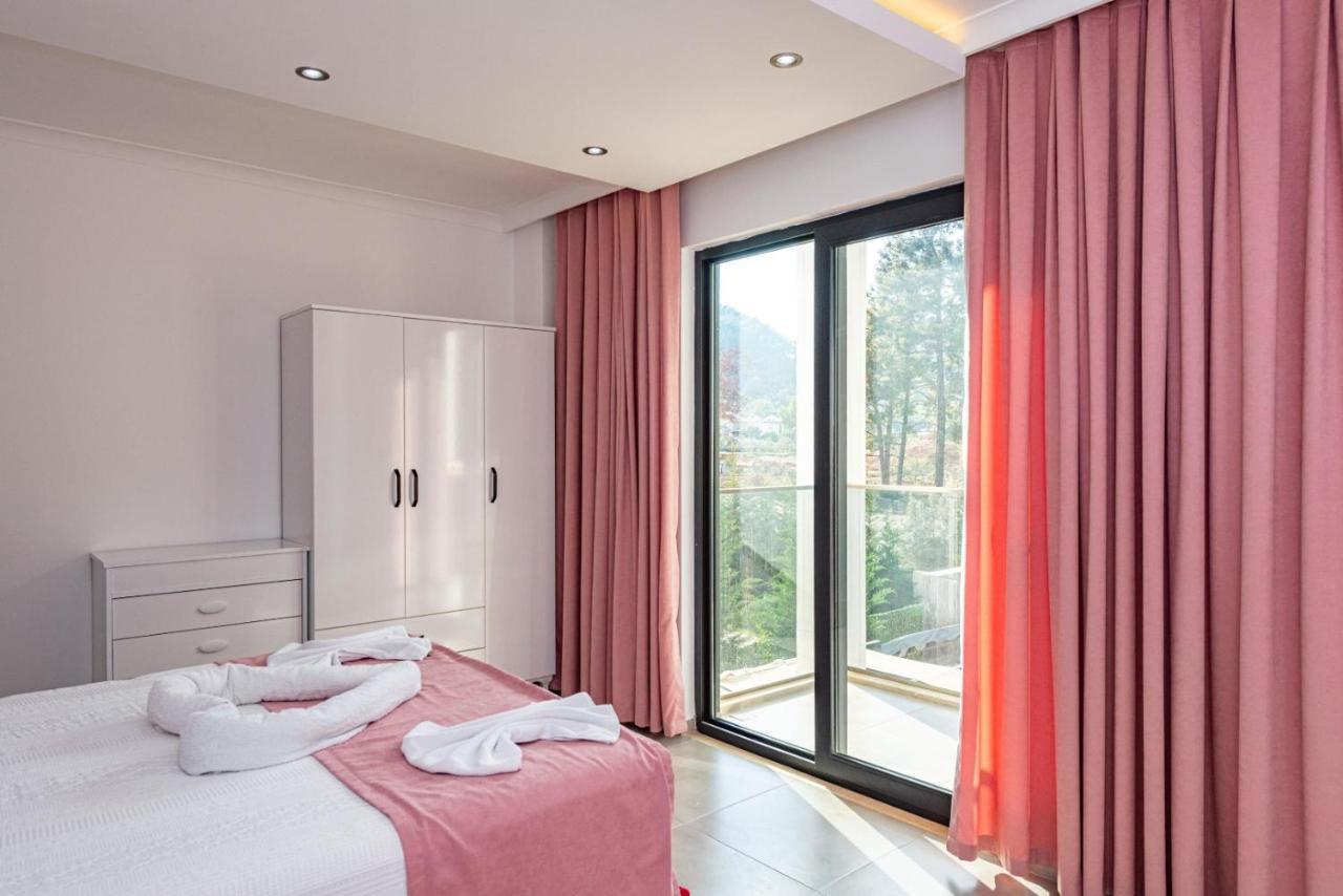 4 Bedroom Holiday Villa In Hisaroenue Oeluedeniz- Gold Rose Φετιγιέ Εξωτερικό φωτογραφία