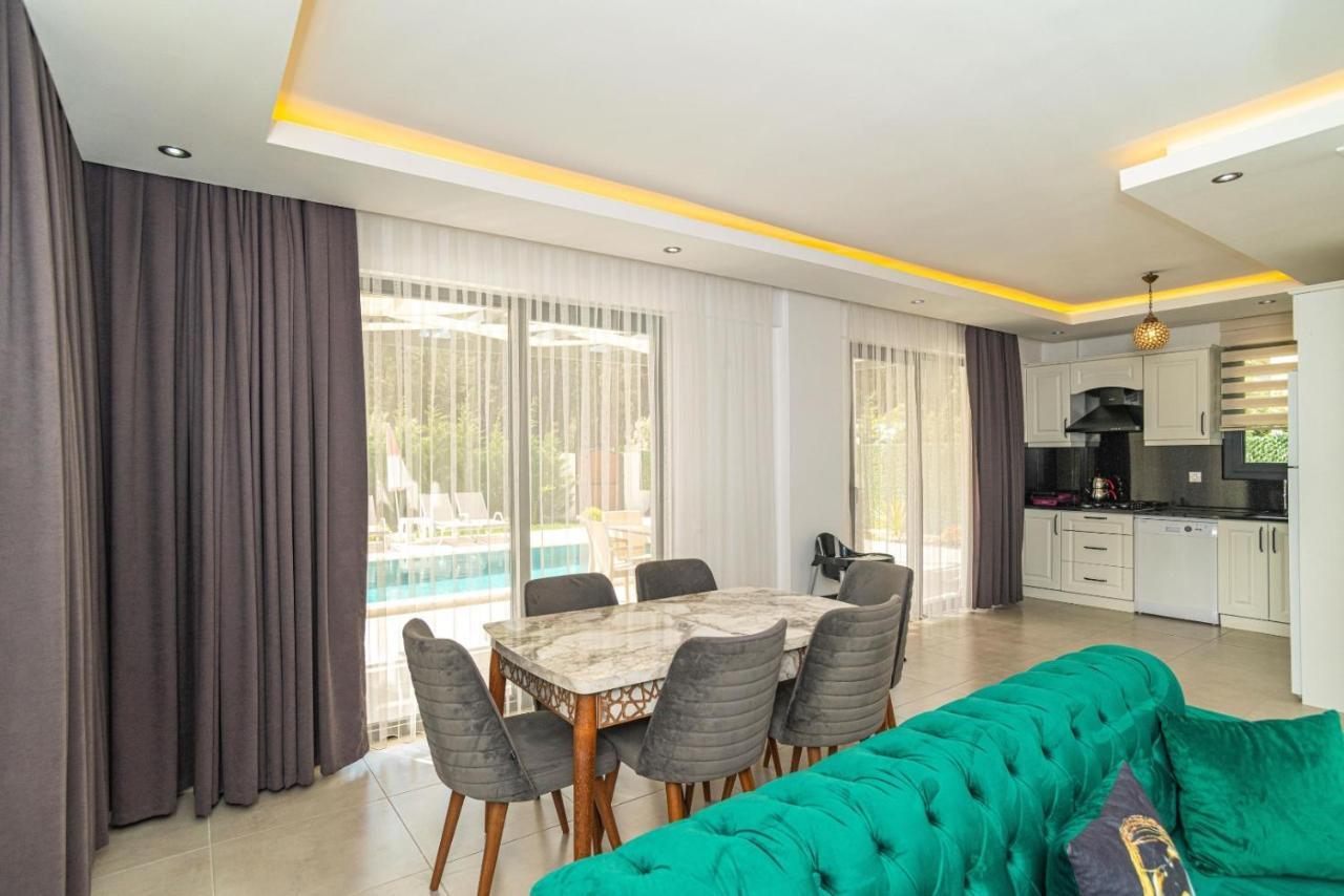 4 Bedroom Holiday Villa In Hisaroenue Oeluedeniz- Gold Rose Φετιγιέ Εξωτερικό φωτογραφία