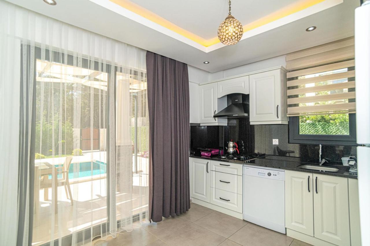 4 Bedroom Holiday Villa In Hisaroenue Oeluedeniz- Gold Rose Φετιγιέ Εξωτερικό φωτογραφία